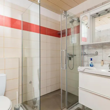 In Barbat With Kitchen Apartment