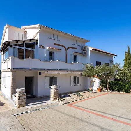In Barbat With Kitchen Apartment Barbat na Rabu